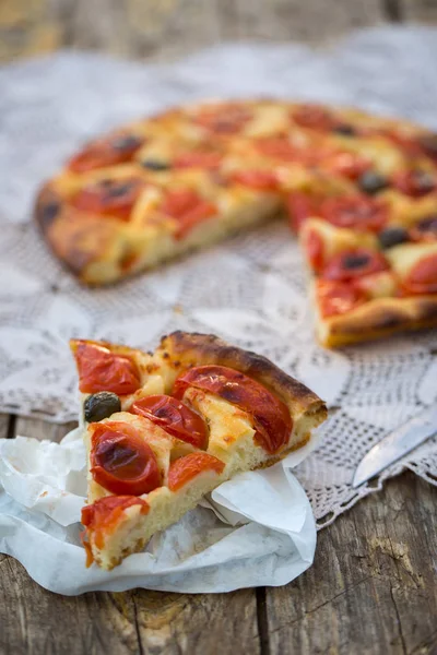 Italiaanse focaccia brood — Stockfoto