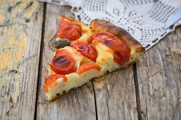 Italienisches Focaccia-Brot — Stockfoto