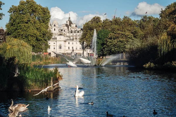 Saint James park ve městě Londýn — Stock fotografie