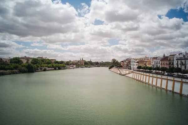 Sevilla, der Fluss Guadalquivir — Stockfoto