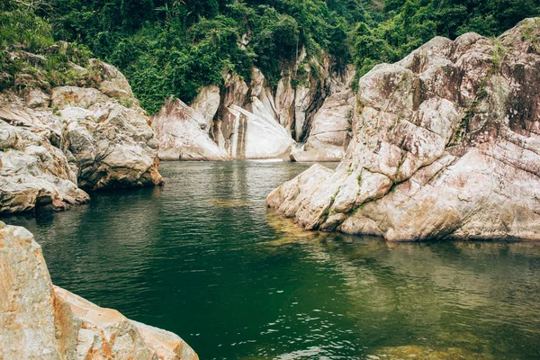 A Sapa, Vietnam-folyó — Stock Fotó