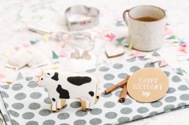 Şirin el hayvan şeklinde kurabiye yapımı