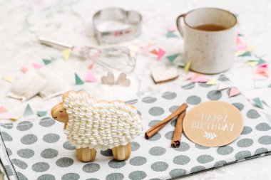 Şirin el hayvan şeklinde kurabiye yapımı