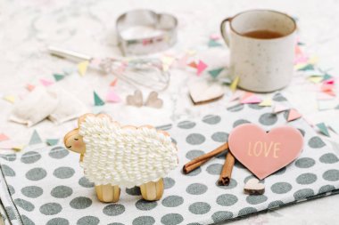 Şirin el hayvan şeklinde kurabiye yapımı