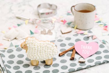 Şirin el hayvan şeklinde kurabiye yapımı