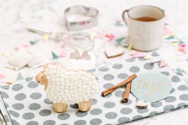 Şirin el hayvan şeklinde kurabiye yapımı