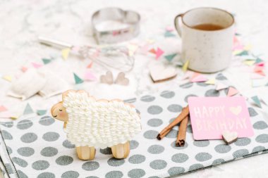 Şirin el hayvan şeklinde kurabiye yapımı