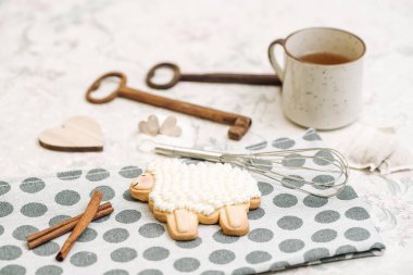 Şirin el hayvan şeklinde kurabiye yapımı