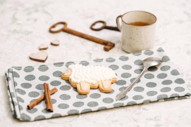 Şirin el hayvan şeklinde kurabiye yapımı