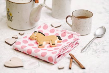 Şirin el hayvan şeklinde kurabiye yapımı