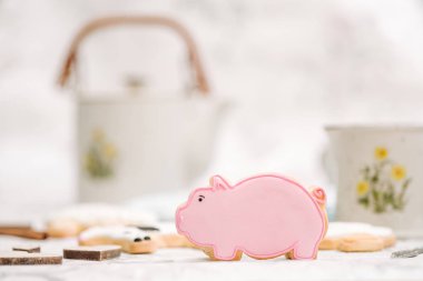 Şirin el hayvan şeklinde kurabiye yapımı