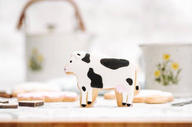 Şirin el hayvan şeklinde kurabiye yapımı