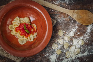 Ev Orecchiette makarna yaptı.