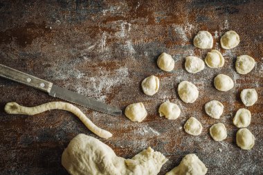 Ev Orecchiette makarna yaptı.