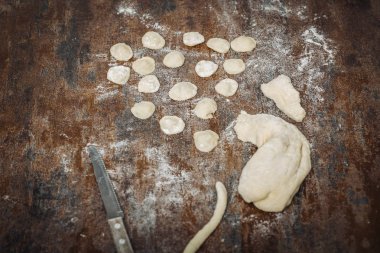 Ev Orecchiette makarna yaptı.