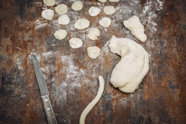 Ev Orecchiette makarna yaptı.