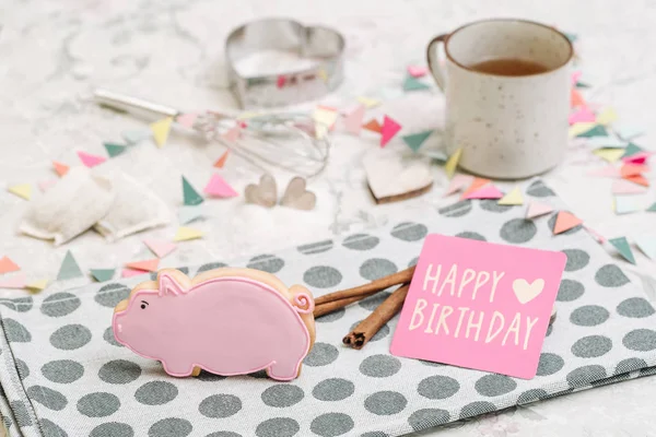 Şirin el hayvan şeklinde kurabiye yapımı