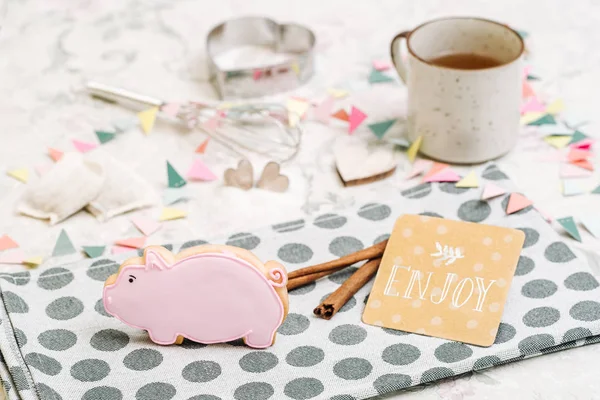 Şirin el hayvan şeklinde kurabiye yapımı