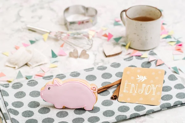 Şirin el hayvan şeklinde kurabiye yapımı