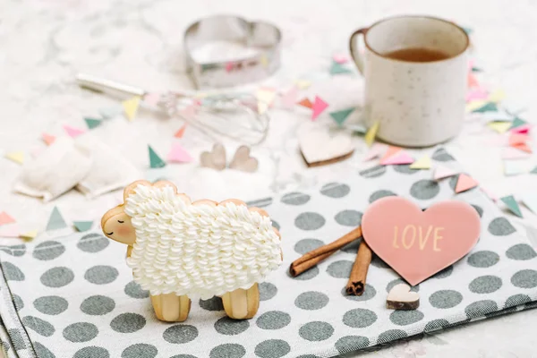 Şirin el hayvan şeklinde kurabiye yapımı