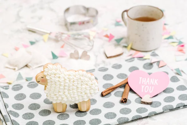 Şirin el hayvan şeklinde kurabiye yapımı