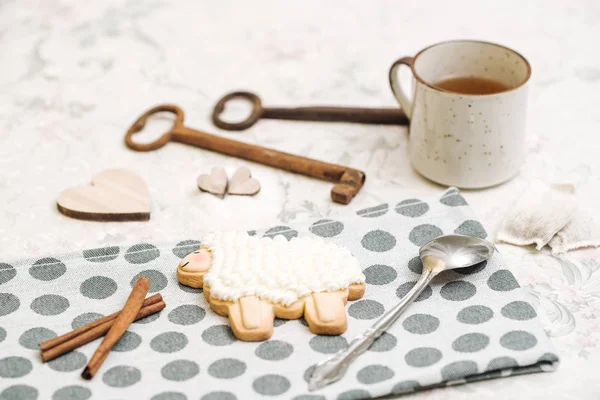 Lindas galletas hechas a mano en forma de animales —  Fotos de Stock