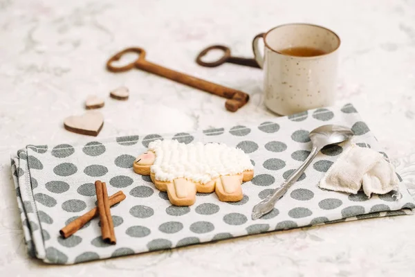 Şirin el hayvan şeklinde kurabiye yapımı