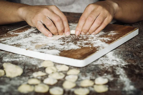 Ev Orecchiette makarna yaptı.