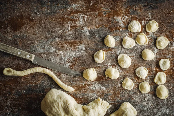 Ev Orecchiette makarna yaptı.