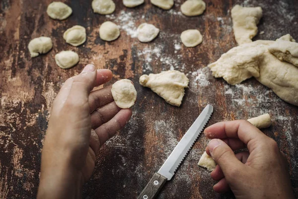 Ev Orecchiette makarna yaptı.