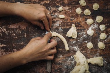 Ev Orecchiette makarna yaptı.