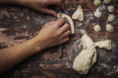 Ev Orecchiette makarna yaptı.