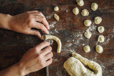 Ev Orecchiette makarna yaptı.