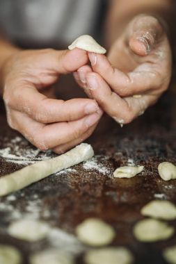 Ev Orecchiette makarna yaptı.