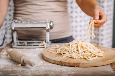 Geleneksel ev yapımı makarna