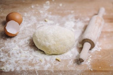 Geleneksel ev yapımı makarna yapım