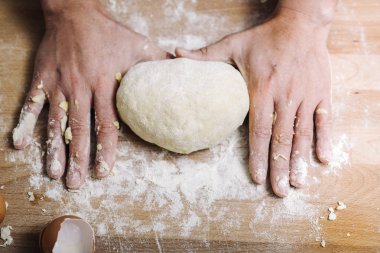 Geleneksel ev yapımı makarna yapım