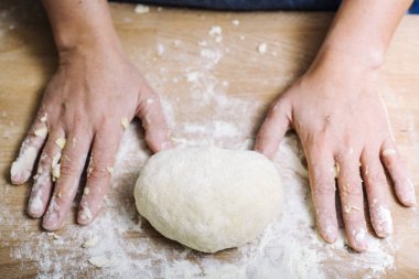 Geleneksel ev yapımı makarna yapım