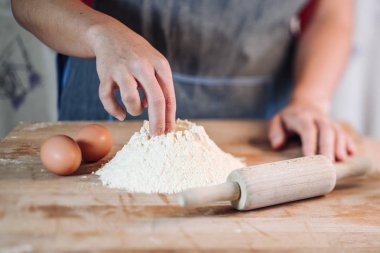 Geleneksel ev yapımı makarna yapım