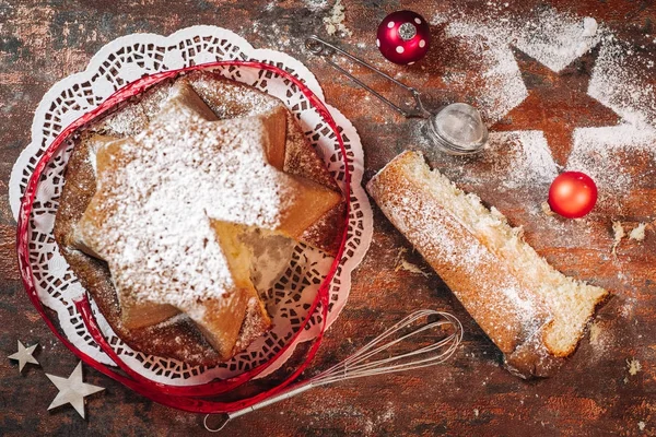 Italienischer Pandorokuchen — Stockfoto