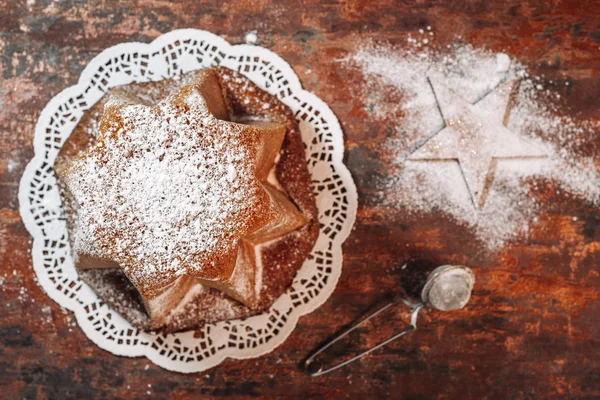 Italienischer Pandorokuchen — Stockfoto