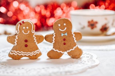 Güzel dekore edilmiş Noel kurabiyeleri
