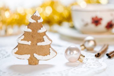 Güzel dekore edilmiş Noel kurabiyeleri