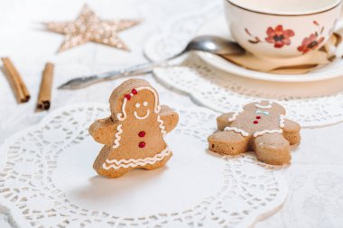 Güzel dekore edilmiş Noel kurabiyeleri