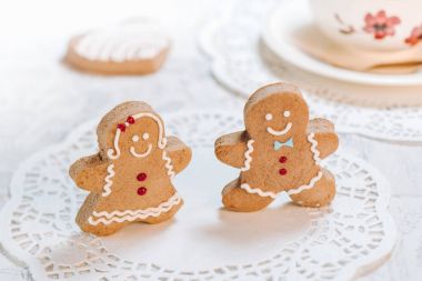 Güzel dekore edilmiş Noel kurabiyeleri
