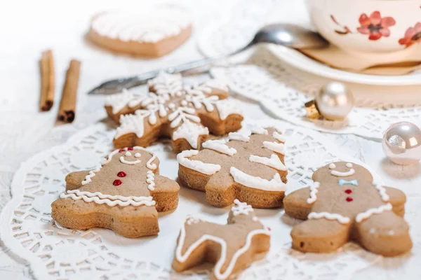 Güzel dekore edilmiş Noel kurabiyeleri