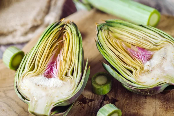 Raw Sardinian artichoke — Stock Photo, Image