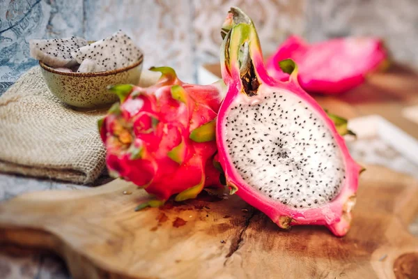 Verse dragon fruit — Stockfoto