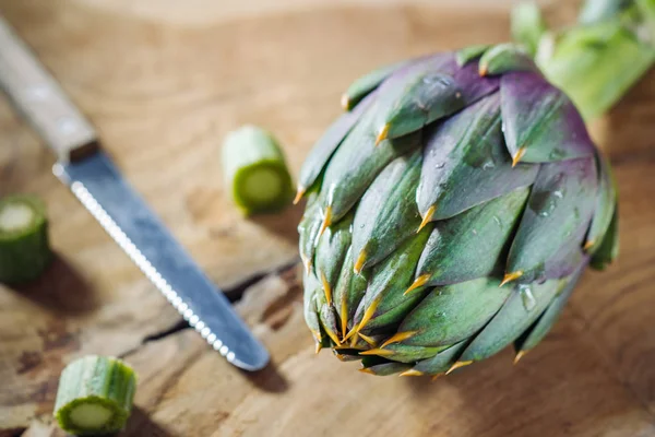 Äkta Och Färsk Kronärtskocka Från Sardinien Regionen Italien — Stockfoto