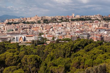 Cagliari, İtalya / Ekim 2019: Eski c 'nin gerçek panoramik görünümü